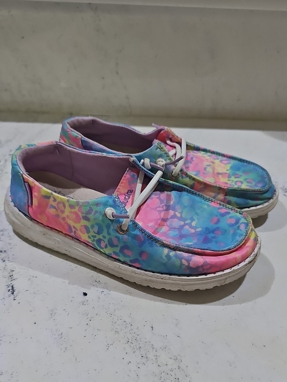 Hey Dude Girl Shoes Size 2 - Picture 1 of 3